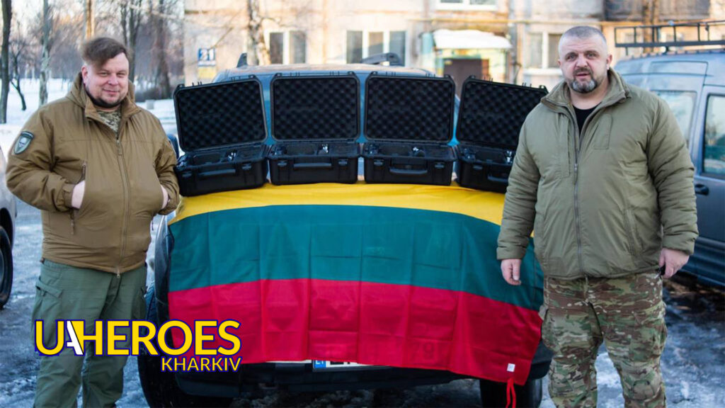 Команда волонтера Олега Абрамичева передала українським захисниками дрони