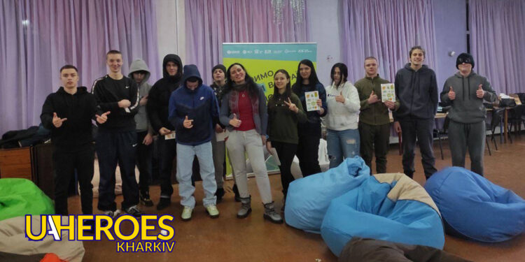 "Медіаграмотність на висоті: цікавий старт тренінгів у Молодіжному центрі High Hub"