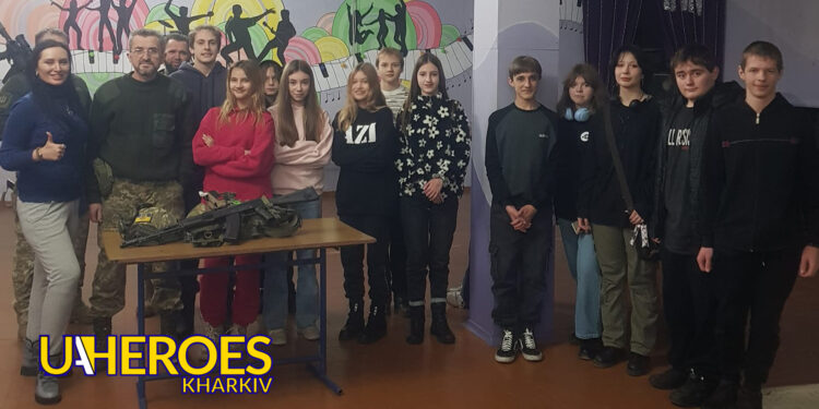 Бійці ДФТГ «Фенікс» продовжують проводити зустрічі з відвідувачами Молодіжний центр High Hub Височанської громади