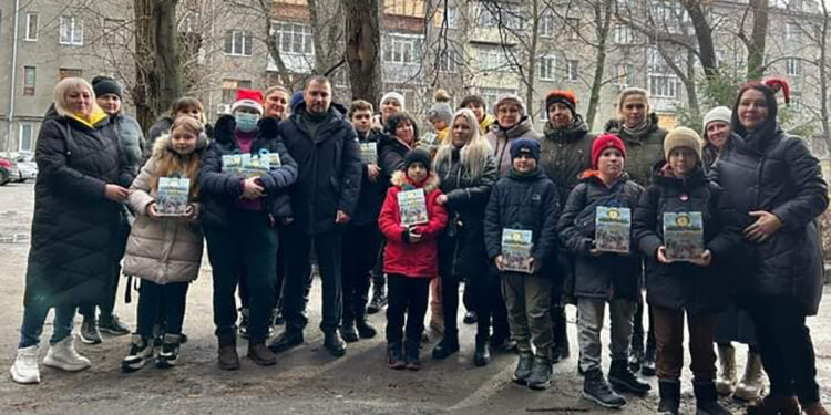 Подарунки для Дітей Героїв від ГО «Всеукраїнське об'єднання рідних, - ГО “Асоціація молодіжних лідерів України”