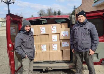 Волонтери Хабу "Схід-Захід" привезли для жителів Шевченкового продуктові набори