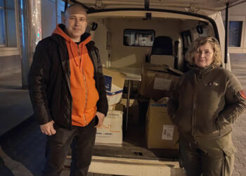 Медичні й побутові речі для захисників: волонтер Ганна Безверха збирає допомогу на передову, - БО “БФ “Гуманітарний хаб “Схід-Захід”