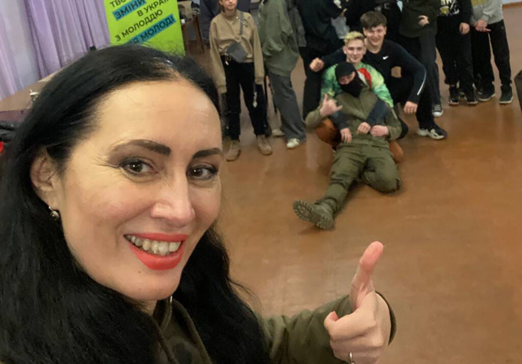 Групова психологічна консультація із серії " Життя прекрасне", - Молодіжний центр High Hub