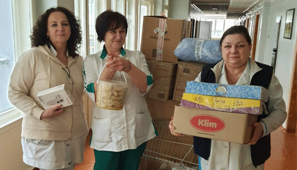 Дякуємо за допомогу! Звіт про передачу речей Харківській лікарні, - Волонтерський центр допомоги "Люботин SOS"