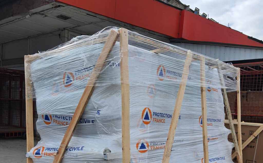 Допомога з Франції: медичне обладнання для харківських лікарень, - Волонтерський центр допомоги "Люботин SOS"