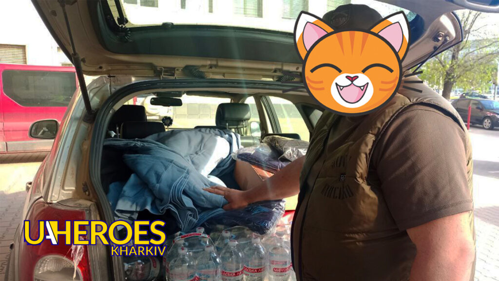 Волонтери Хабу “Схід-Захід” передали одяг для військових від Карітас Мукачево