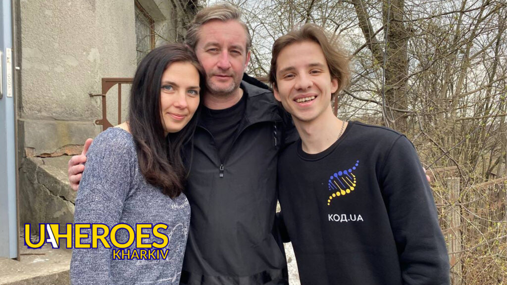 Сергій Жадан допомагає відновити історичну будівлю у Високому, -