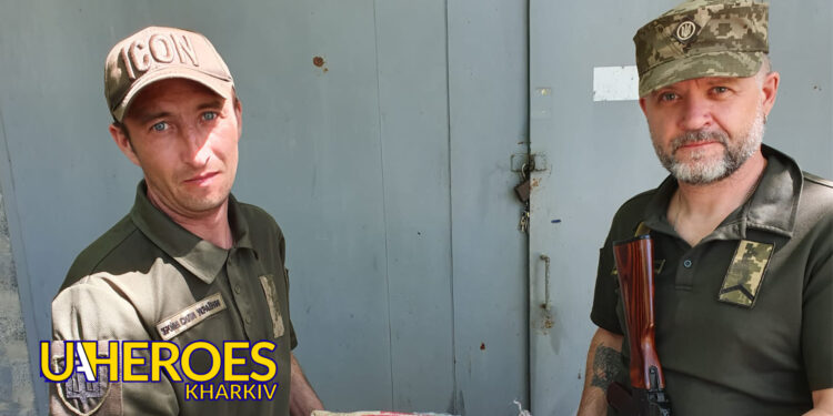 Захисники Донбасу отримали допомогу та вітання з нагоди Воскресіння Христового, -Волонтерський центр допомоги "Люботин SOS"