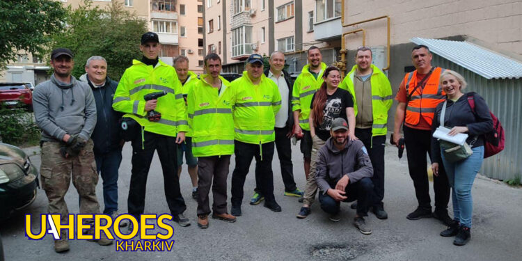 Швидке реагування: волонтери за день закрили пошкодження у двох районах Харкова, - БО “БФ “Гуманітарний хаб “Схід-Захід”