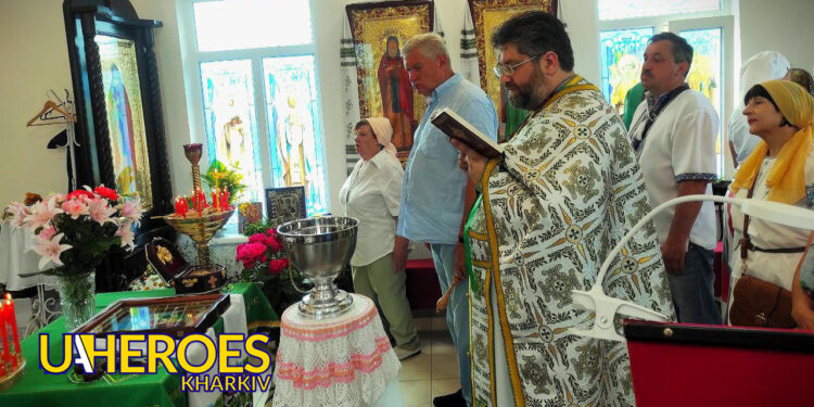 У ПОКОТИЛІВСЬКІЙ ПАРАФІЇ ПЦУ ОСВЯТИЛИ ІКОНОСТАС