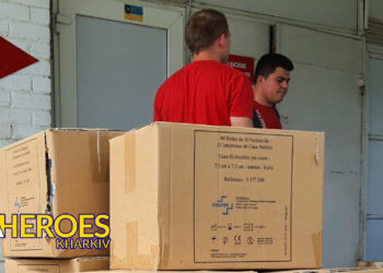 Підтримка Ізюмсько-Лиманського напрямку: перев'язка, подушки та щира вдячність, - Волонтерський центр допомоги "Люботин SOS"