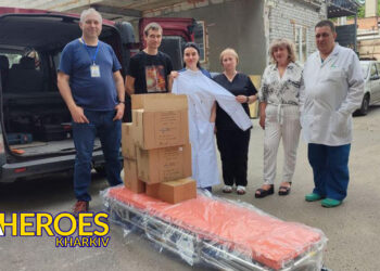 Передали медичні халати від Blau-Gelbes-Kreuz e.V. та медичну каталку від Caritas Мукачівської греко-католицької єпархії, - БО “БФ “Гуманітарний хаб “Схід-Захід”