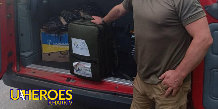 Передали захисникам рюкзак медика від наших німецьких друзів з Blau-Gelbes-Kreuz e.V, - БО “БФ “Гуманітарний хаб “Схід-Захід”