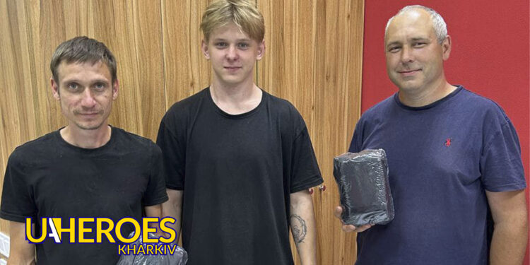 Аптечки для волонтерів: гуманітарна допомога від Координаційного гуманітарного центру, - БО “БФ “Гуманітарний хаб “Схід-Захід”