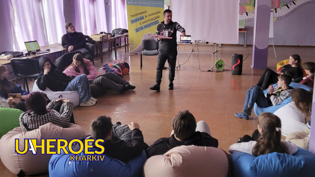 Обговорення фільму '89 днів' в Молодіжному центрі High Hub: зустріч з режисером, - ГО “Асоціація молодіжних лідерів України”