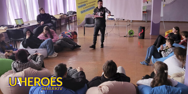 Обговорення фільму '89 днів' в Молодіжному центрі High Hub: зустріч з режисером, - ГО “Асоціація молодіжних лідерів України”