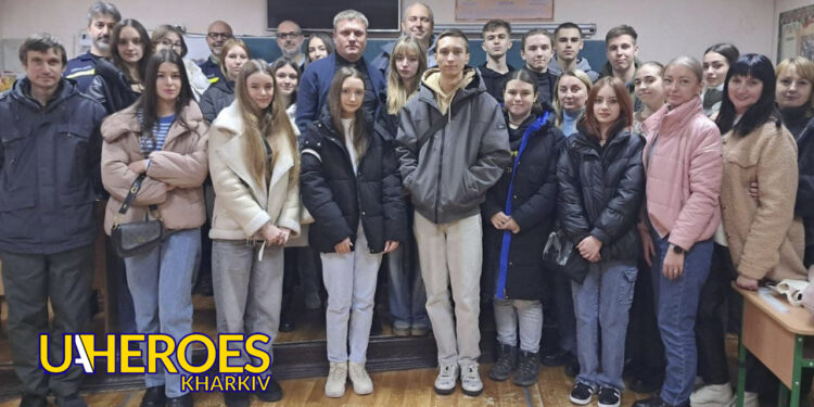 Практичний тренінг із першої допомоги у 24-му ліцеї Харкова, - БО “БФ “Гуманітарний хаб “Схід-Захід”