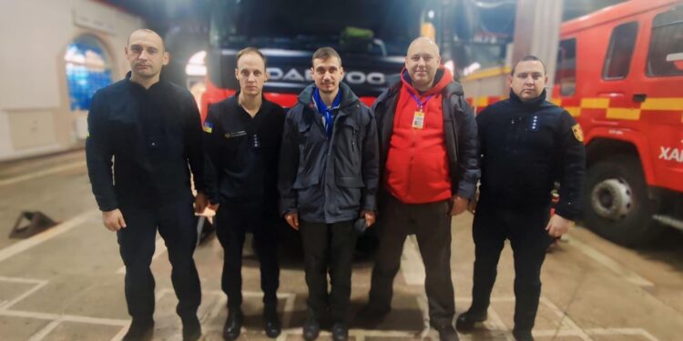 День Волонтера: співпраця з ДСНС для спільної перемоги, - БО “БФ “Гуманітарний хаб “Схід-Захід”