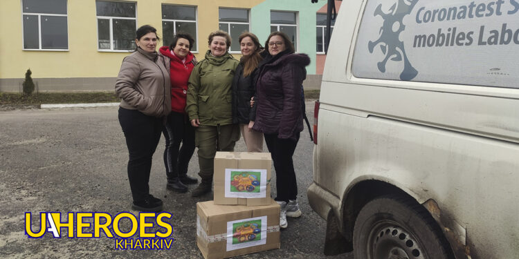 Спільними зусиллями до Перемоги: акції 'З Україною в серці!' та 'Подаруй тепло захиснику!', - Ганна Безверха | Волонтер