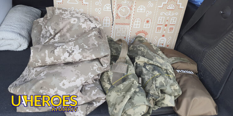 Волонтери ВЦД Люботин SOS продовжують підтримку ЗСУ: Плащі-палатки, ліки та смаколики на фронт