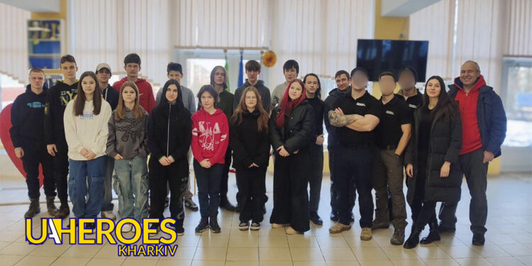 Курс "Stop the Bleed": учні Харкова навчилися надавати першу допомогу, - БО “БФ “Гуманітарний хаб “Схід-Захід”