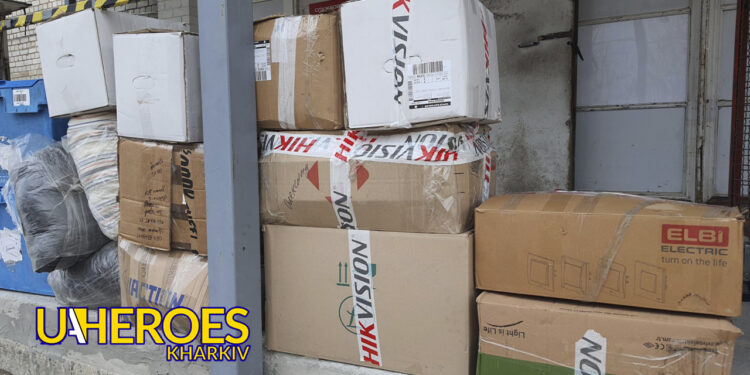 🧵 Допомога з Дрогобича: швейне обладнання та одяг для воїнів ЗСУ, - Волонтерський центр допомоги "Люботин SOS"