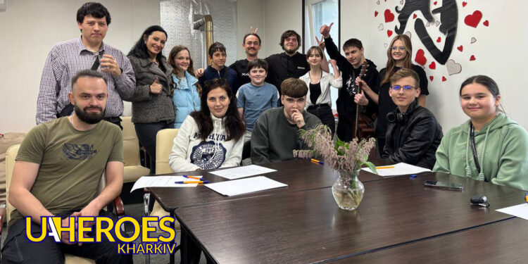 🎤 Зустріч із композитором Євгеном Турчиновим: як створюється пісня, - Молодіжний центр High Hub