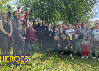 🌿 Сергій Жадан приєднався до толоки у Садибі Хоткевича разом із Молодіжним Центром High Hub