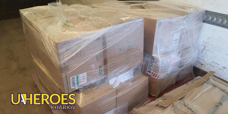 💊 Передано медикаменти для шпиталю в Кам'янському – допомога пораненим з Донецького напрямку, - Волонтерський центр допомоги "Люботин SOS"