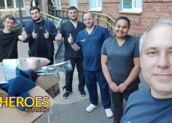 🏥 Лікарі Харківської швидкої допомоги обрали необхідні матеріали у ХАБі «Схід-Захід» для пацієнтів