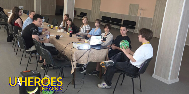 💬 Практичні навички протидії психологічному тиску — у Молодіжному Центрі High Hub