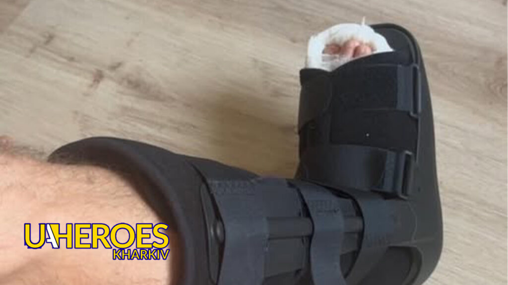 🦿 Надали ортез волонтеру, який пошкодив ногу, - БО “БФ “Гуманітарний хаб “Схід-Захід”