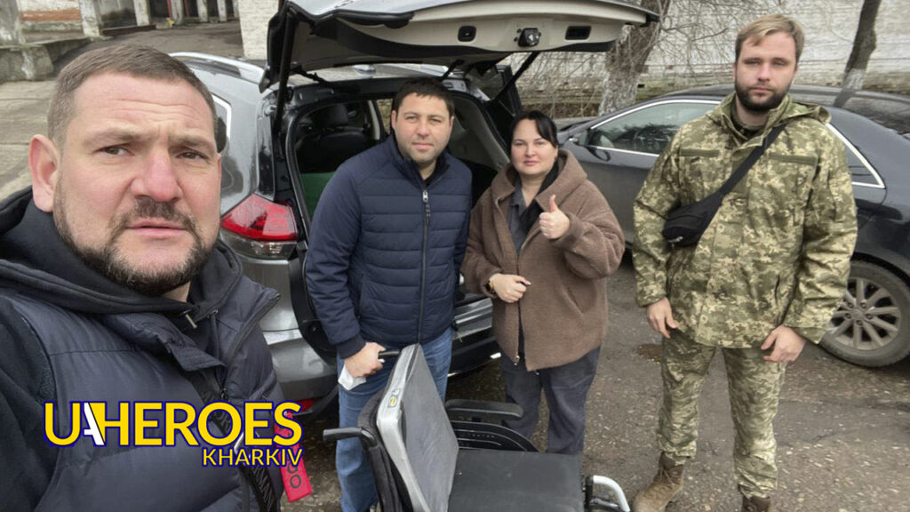 💙 Команди ГО "Дружини ветеранів" передали сучасне електричне крісло для військовослужбовця 43 ОМБР