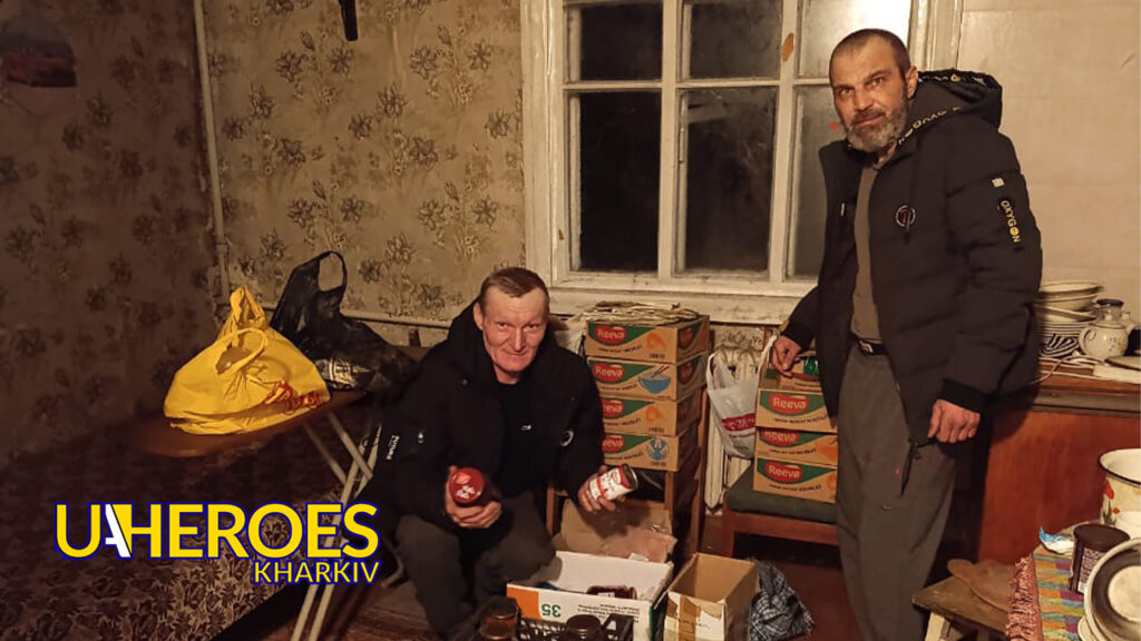 🔥 Хлопці дівізіону ППО отримали бліндажні свічки, пічки та теплі речі, - Волонтерський центр допомоги "Люботин SOS"