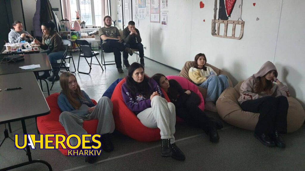 🧠 Підлітки разом із психологом обговорили емоції після перегляду мультфільму «Думками навиворіт», - Молодіжний центр High Hub