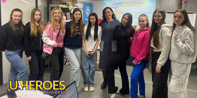 🎤 У Молодіжному центрі High Hub провели тренінг із самопрезентації для дівчат у рамках проєкту POWER4Girls