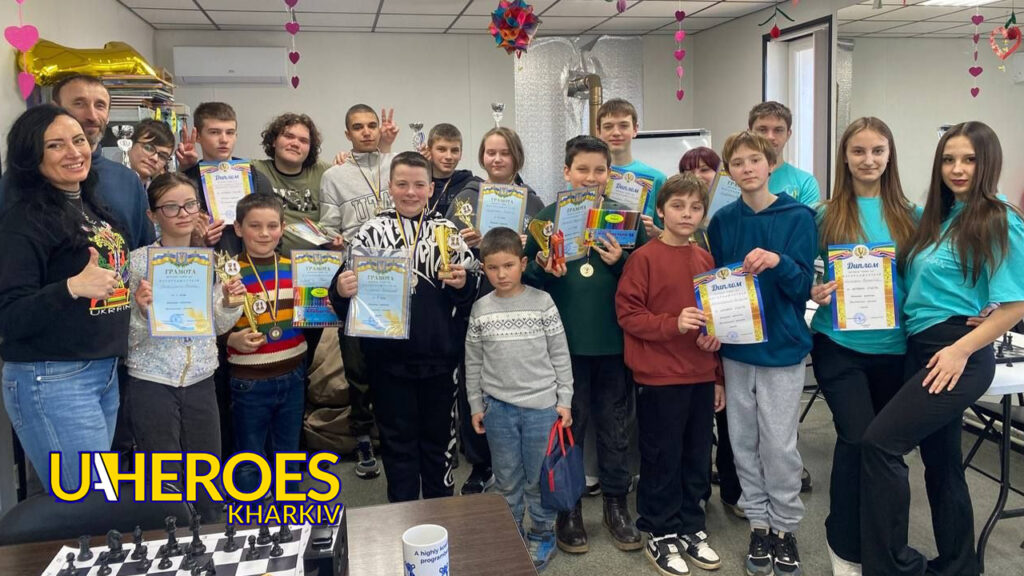 ♟ У Височанській громаді відбувся шаховий турнір: 18 учасників і дві години напруженої гри, - Молодіжний центр High Hub