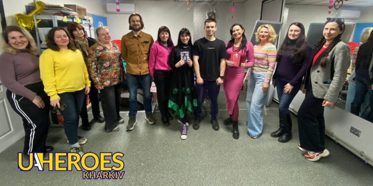 📚 У Молодіжному центрі High Hub відбулася ​зустріч з мисткинею Варею Чорною у форматі Жива бібліотека