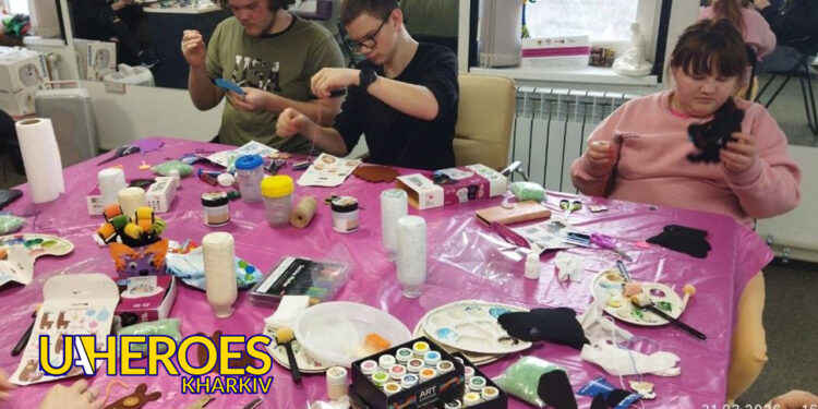🎨 У Молодіжному центрі High Hub пройшли творчі майстеркласи