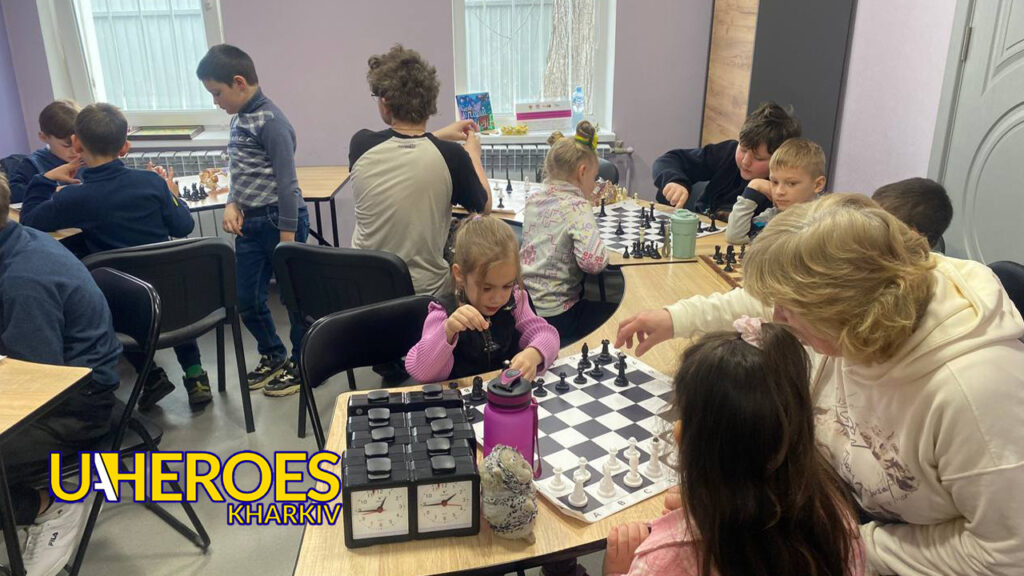 ♟️ У Молодіжному центрі High Hub відкрили шахову секцію для молоді