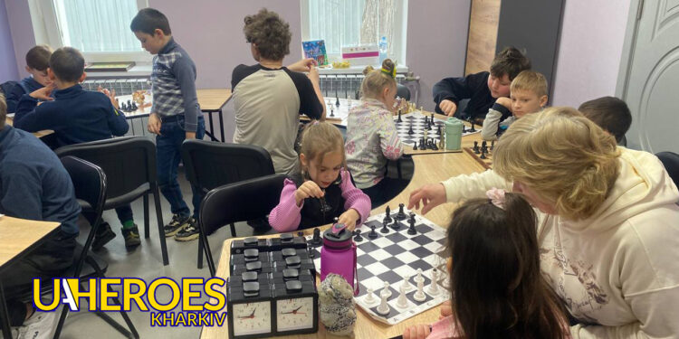 ♟️ У Молодіжному центрі High Hub відкрили шахову секцію для молоді